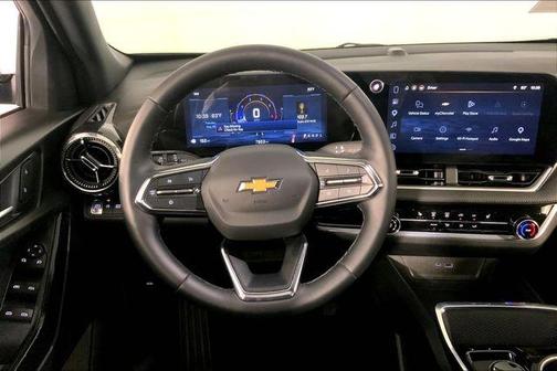 Mosaic Black Metallic 2026 Chevrolet Equinox LT