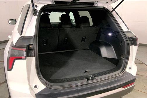 Summit White 2026 Chevrolet Equinox LT