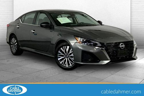 Gun Metallic 2025 Nissan Altima SV
