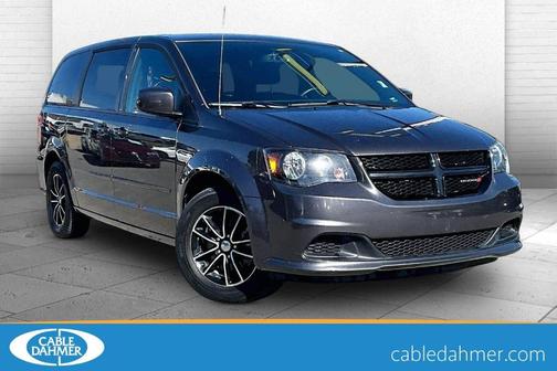 Granite Pearlcoat 2017 Dodge Grand Caravan SE