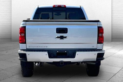 Silver Ice Metallic 2018 Chevrolet Silverado 1500 LT