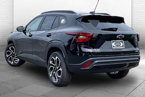 Mosaic Black Metallic 2026 Chevrolet Trax 2RS