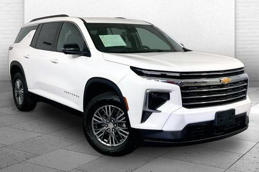 Summit White 2024 Chevrolet Traverse LT