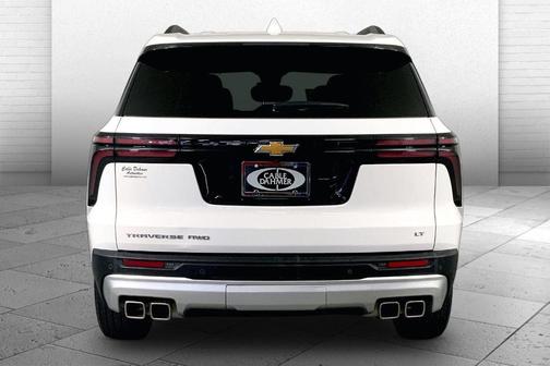 Summit White 2024 Chevrolet Traverse LT