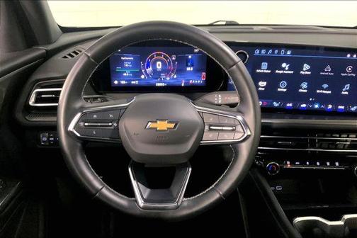 Summit White 2024 Chevrolet Traverse LT