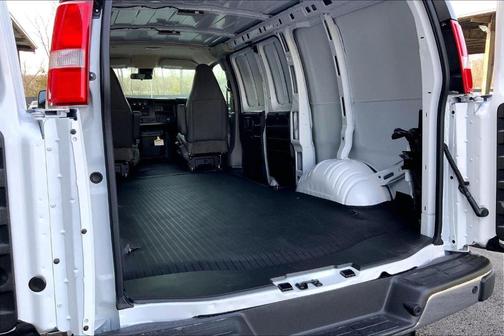 Summit White 2026 Chevrolet Express 2500 Work Van