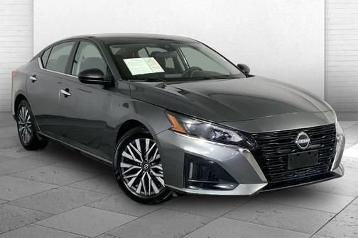 Gun Metallic 2025 Nissan Altima SV