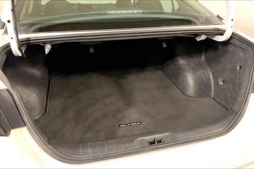 Glacier White 2025 Nissan Altima SV