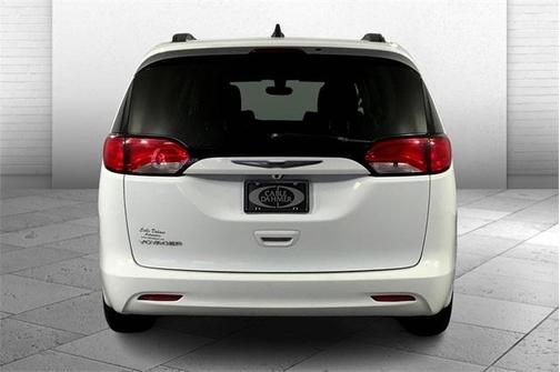 2021 Chrysler Voyager LXI