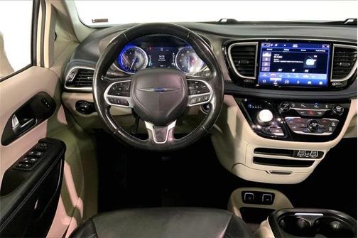 2021 Chrysler Pacifica Touring-L