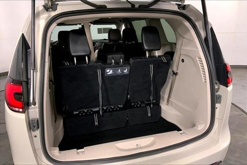 2021 Chrysler Pacifica Touring-L