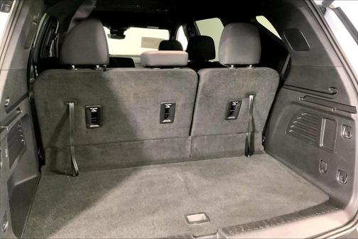 Summit White 2026 Chevrolet Traverse LT