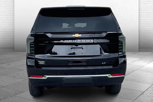 2025 Chevrolet Suburban LT