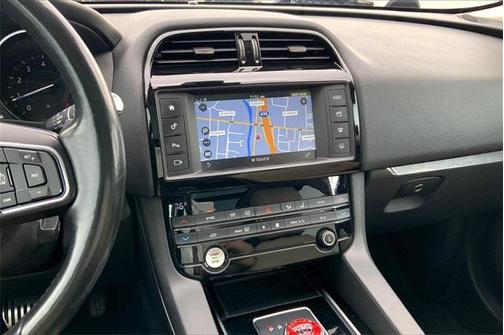 2018 Jaguar F-PACE 25t Premium