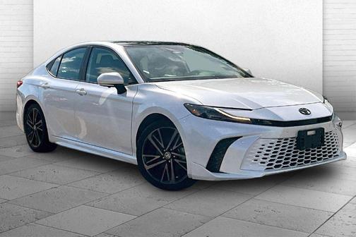 Wind Chill Pearl 2025 Toyota Camry XSE