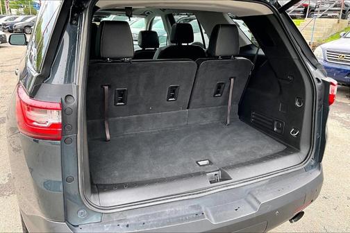 Graphite Metallic 2020 Chevrolet Traverse LT Leather