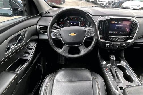 Graphite Metallic 2020 Chevrolet Traverse LT Leather