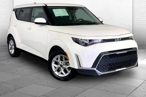 Snow White Pearl 2025 Kia Soul LX