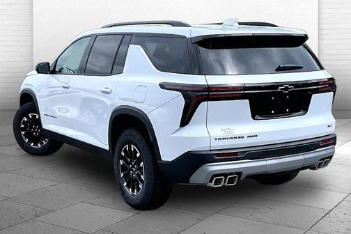 Polar White 2026 Chevrolet Traverse Z71