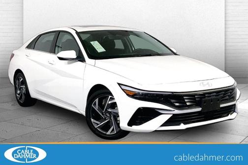 White 2025 Hyundai ELANTRA SEL Convenience