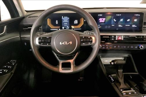 Aurora Black Pearl 2025 Kia K5 LXS