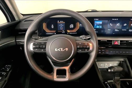 Snow White Pearl 2025 Kia K5 LXS