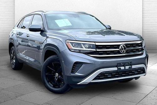 Platinum Gray Metallic 2021 Volkswagen Atlas Cross Sport 2.0T SE