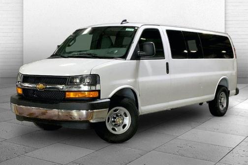 Summit White 2026 Chevrolet Express 3500 LT