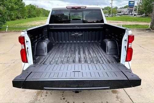 Summit White 2026 Chevrolet Silverado 1500 RST