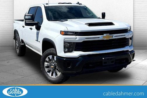 Summit White 2025 Chevrolet Silverado 2500 Custom