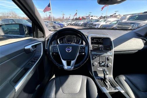 2015 Volvo XC60 T6 Platinum