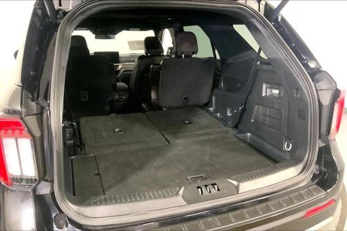 Agate Black Metallic 2025 Ford Explorer Platinum