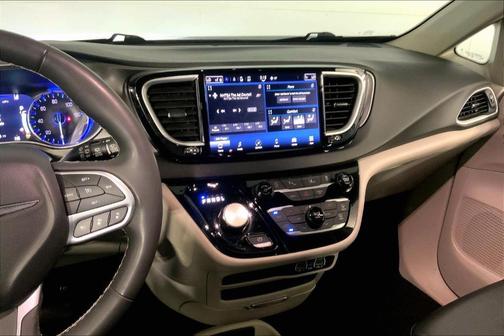 Bright White Clearcoat 2024 Chrysler Pacifica Touring-L
