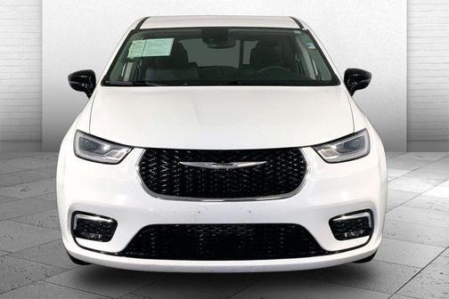 Bright White Clearcoat 2024 Chrysler Pacifica Touring-L