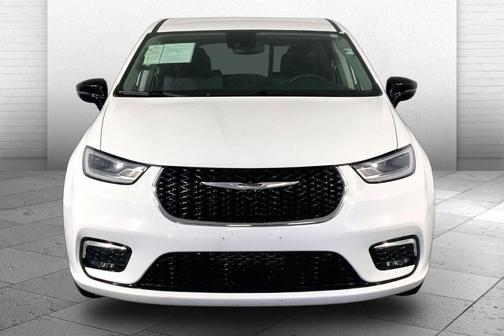 Bright White Clearcoat 2024 Chrysler Pacifica Touring-L