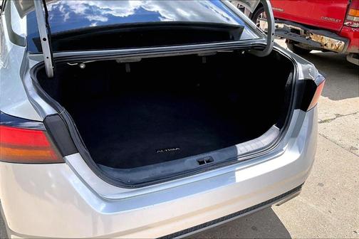 Brilliant Silver Metallic 2019 Nissan Altima 2.5 SR