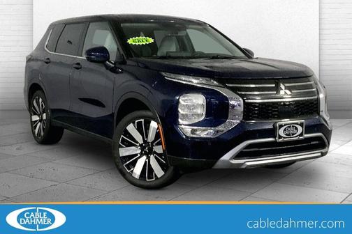 Alloy Silver Metallic 2025 Mitsubishi Outlander SE
