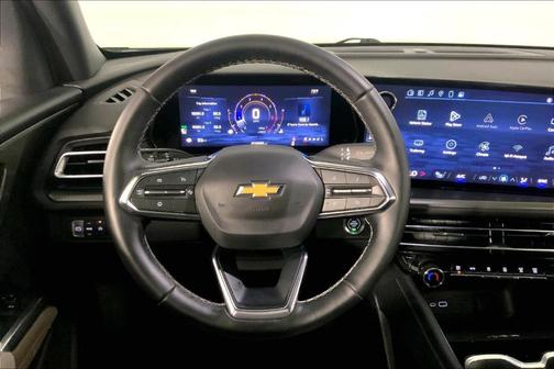 Summit White 2025 Chevrolet Traverse LT