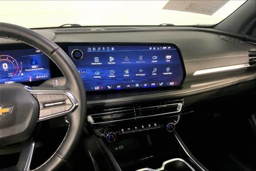 Summit White 2025 Chevrolet Traverse LT