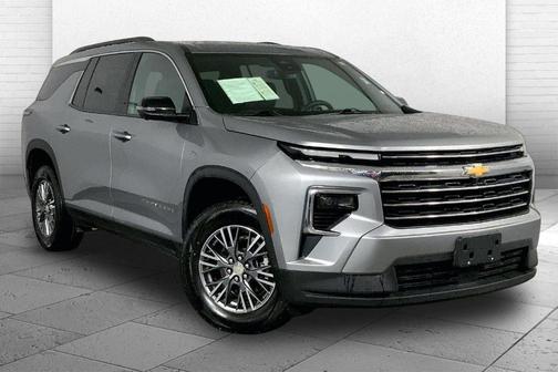 Sterling Gray Metallic 2024 Chevrolet Traverse LT