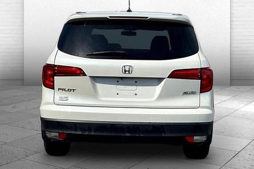 White Diamond Pearl 2018 Honda Pilot EX-L