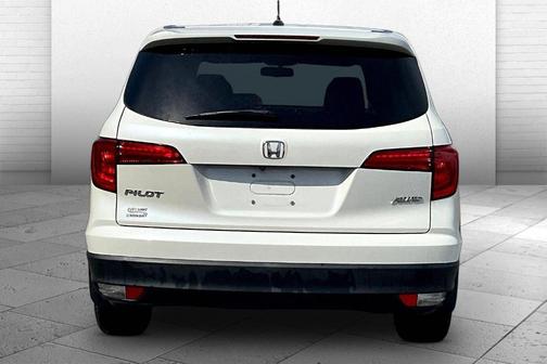 White Diamond Pearl 2018 Honda Pilot EX-L