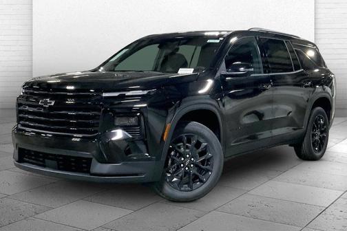 Mosaic Black Metallic 2026 Chevrolet Traverse LT