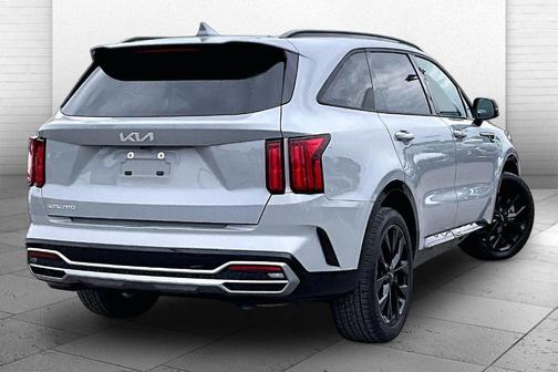Wolf Gray 2023 Kia Sorento SX