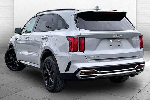 Wolf Gray 2023 Kia Sorento SX