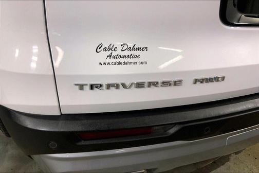 Summit White 2024 Chevrolet Traverse LT