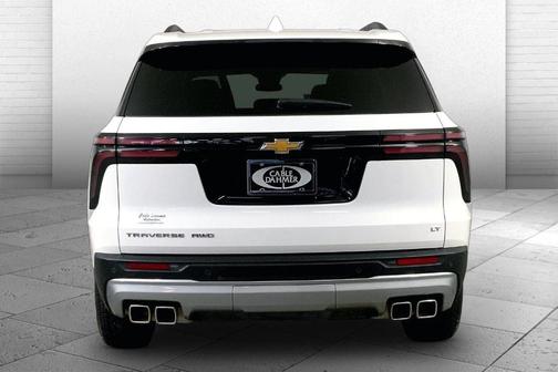 Summit White 2024 Chevrolet Traverse LT