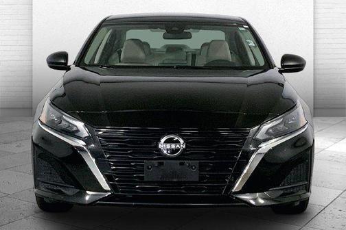 Super Black 2025 Nissan Altima SV
