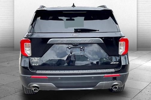 Agate Black Metallic 2021 Ford Explorer XLT