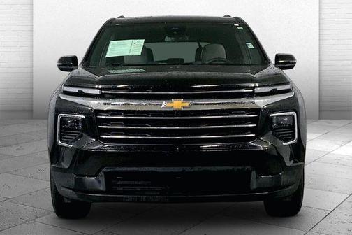 Mosaic Black Metallic 2025 Chevrolet Traverse LT